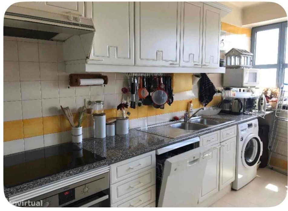 T3 em Olivais com 3 casas de banho e garagem