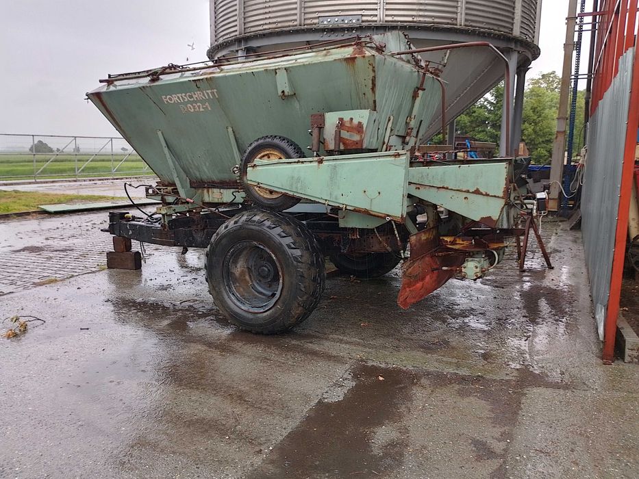 Rozsiewacz rcw 5 piaskarka solarka d032.1