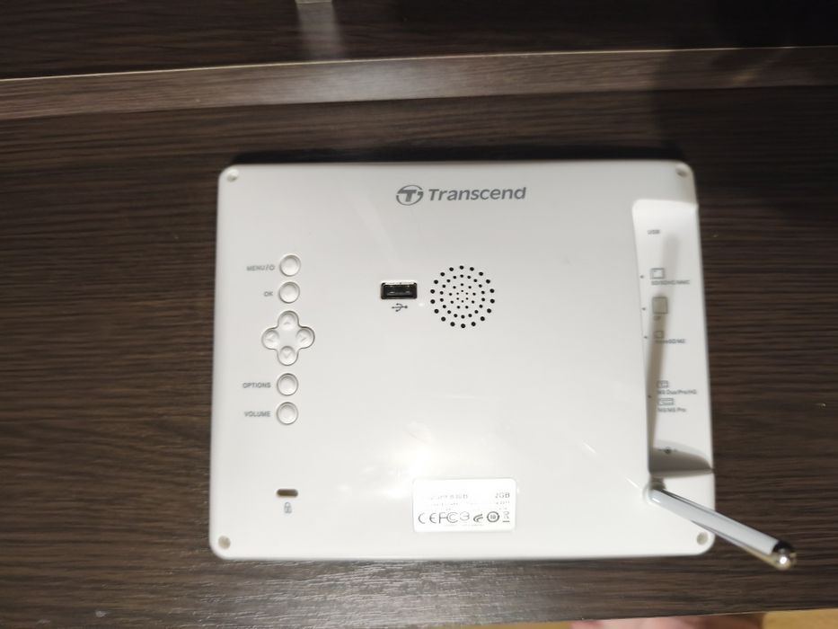 Цифрова фоторамка Transcend PF830 8" з підтримкою фото, музики та відео
Опис: