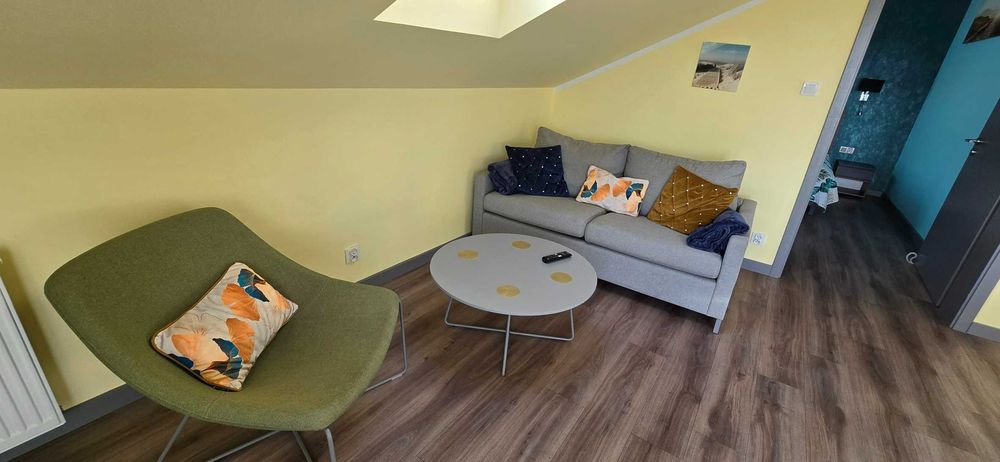 Nowoczesny apartament z  widokiem na morze i basenem.