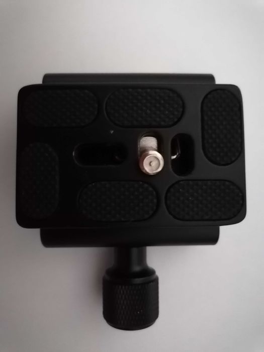 Placa de libertação rápida para máquina fotográfica ou de filmar