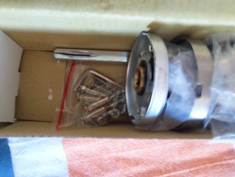 Par de puxador Tevel Novo e embalando. Ler descrição..