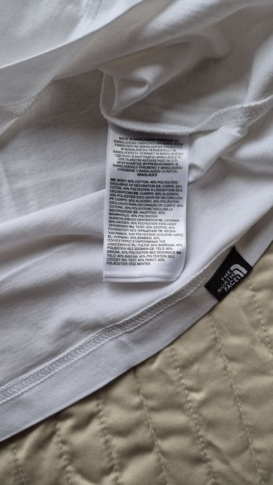 Biały t-shirt The North Face. Rozmiar L