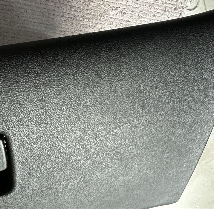 Porta-luvas Opel Astra J de 2009 a 2016