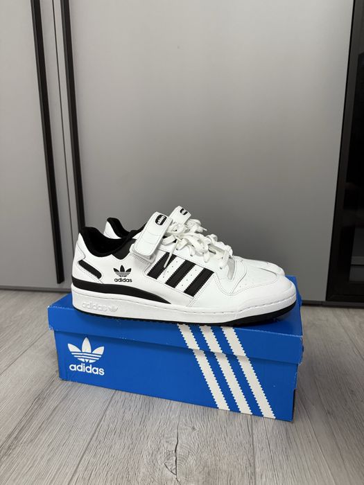 Adidas forum low