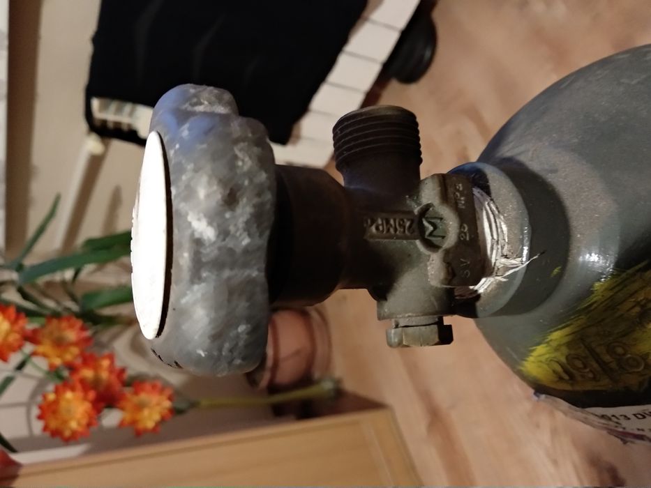 Butla CO2 pełna tlen do spawarki 6kg