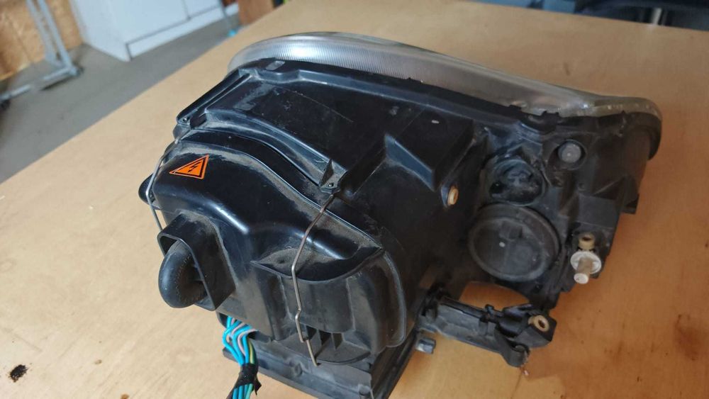 Oryginalne reflektory Porsche Cayenne 955 2003–2006 Xenon Valeo – komplet