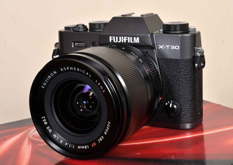 Fuji X-T30III novo + XF 18mm F: 1.4 WR como novo. Garantia Fuji PT.