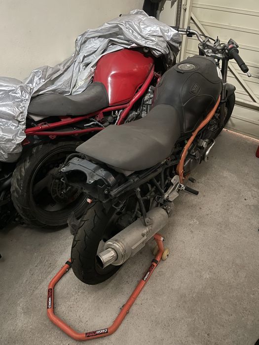 Xj600. Duas motas para venda e diversos componentes