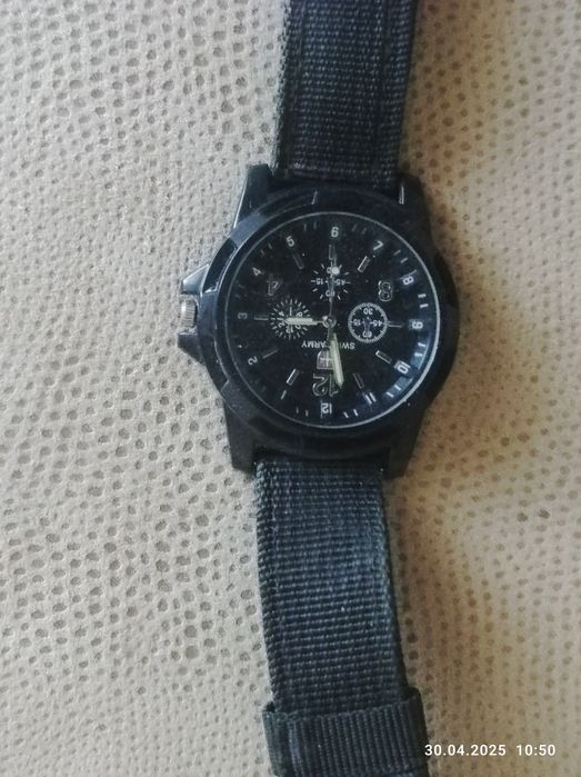 Продам часы наручные и стационарные