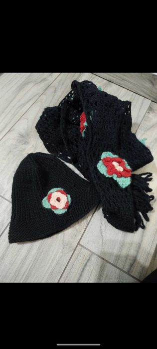 Komplet czapka+ szalik