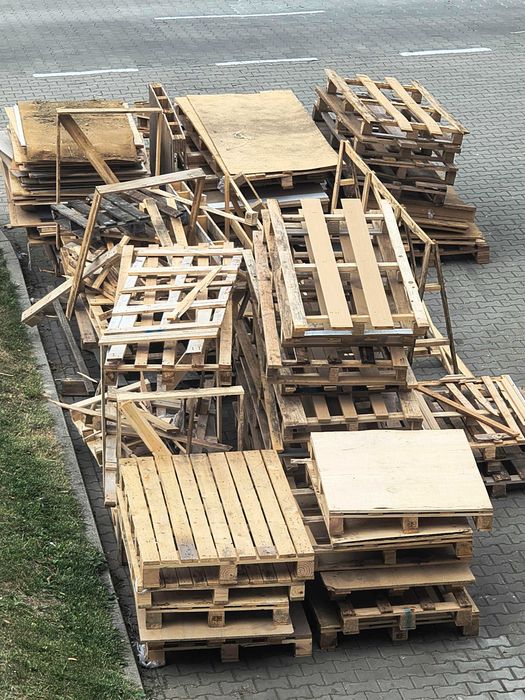 Drewno po opakowaniach, czyste. Oddam za darmo.