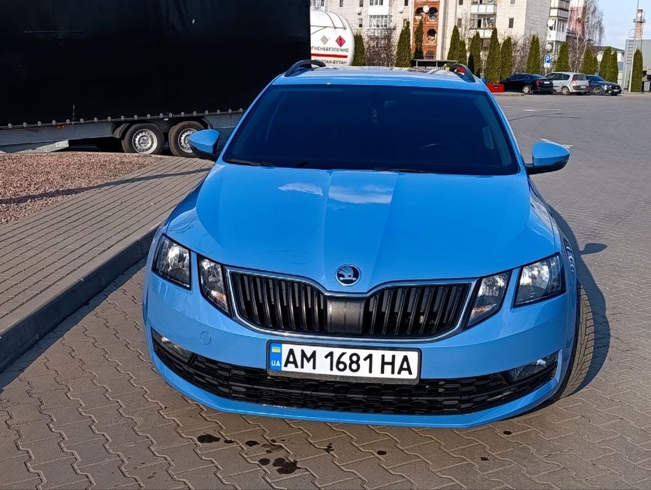 Skoda Octavia 2017 VIN TMBJJ7NE8J0104297 фото оголошення 4 з 22