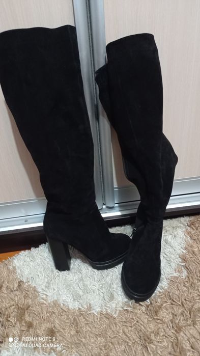 Продам сапоги натуральні замшеві.