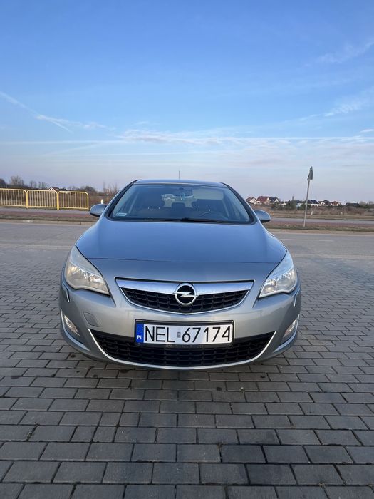 Opel astra J 2010r