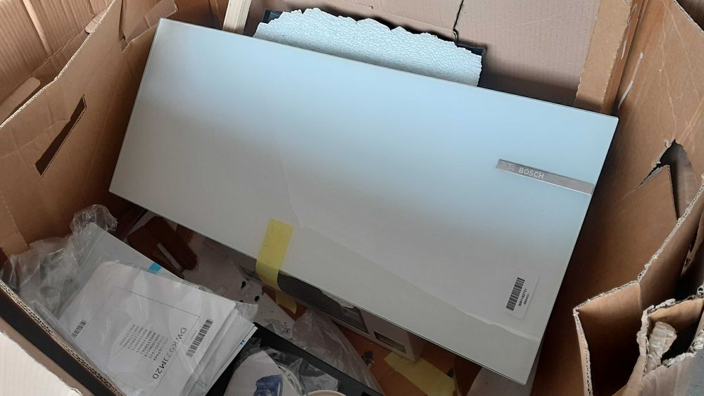 Nowy okap kuchenny kominowy naścienny przyścienny BOSCH DWK97JM20