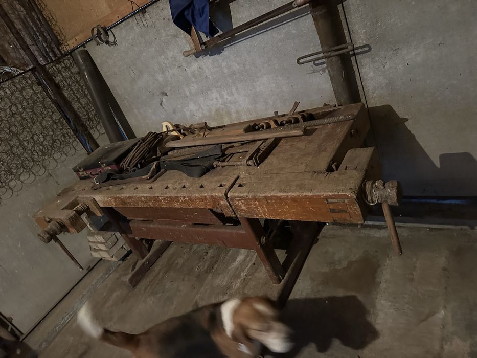 Деревʼяний столярний верстат