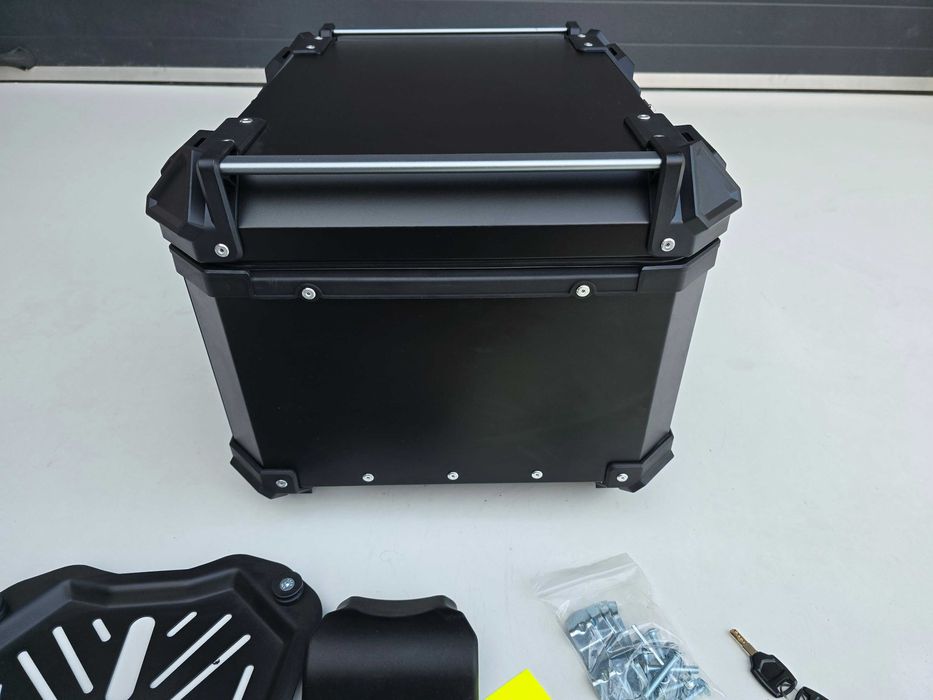 KUFER CENTRALNY Motocyklowy ALUMINIOWY Czarny 55L +Płyta +Oparcie