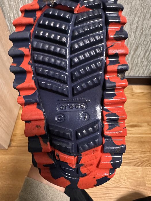 Продам зимові чоботи Crocs Classic Neo Puff Boot K