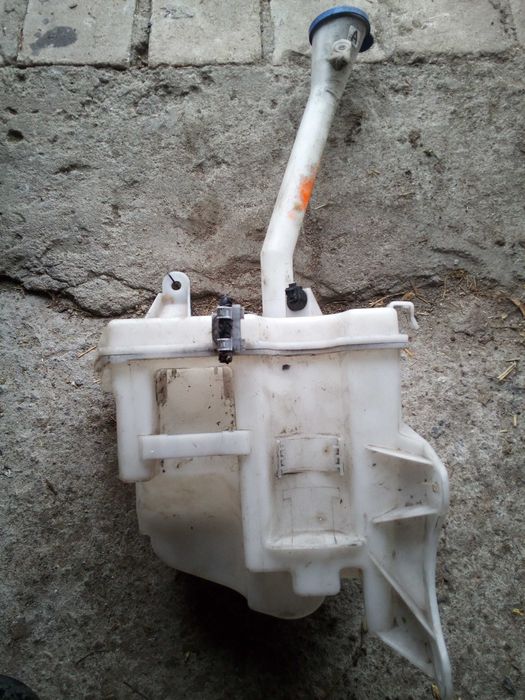toyota VERSO 09-18 zbiornik spryskiwaczy pompki