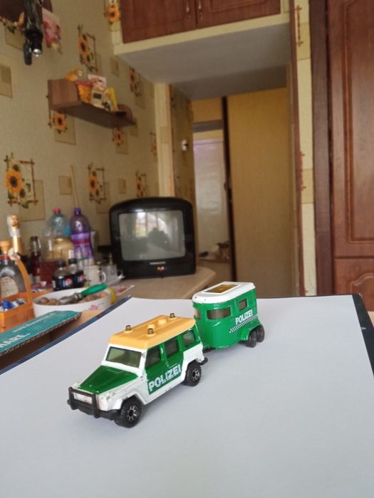 Продам колекцийну машинку