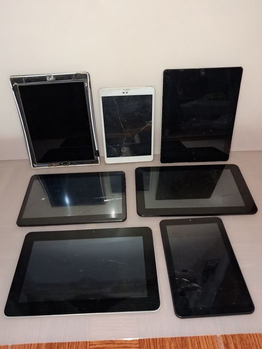 Vários iPads e Tablets
