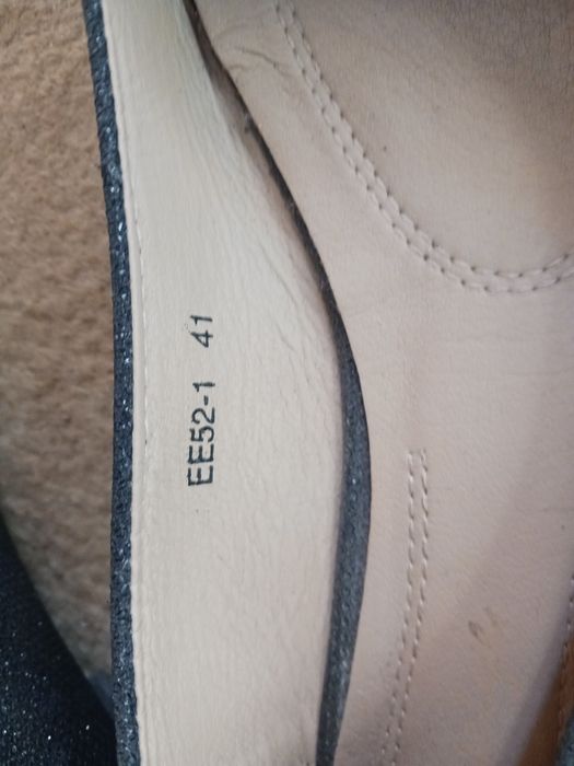 Sabrinas pretas com brilho