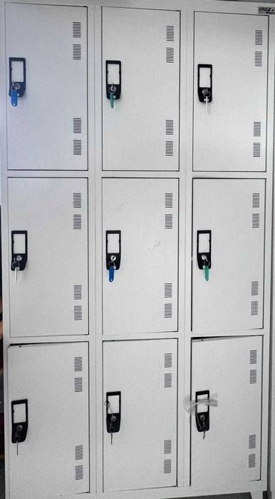 Vestuário 9 cacifos (1800x900x500 cm) - como NOVO (Branco)