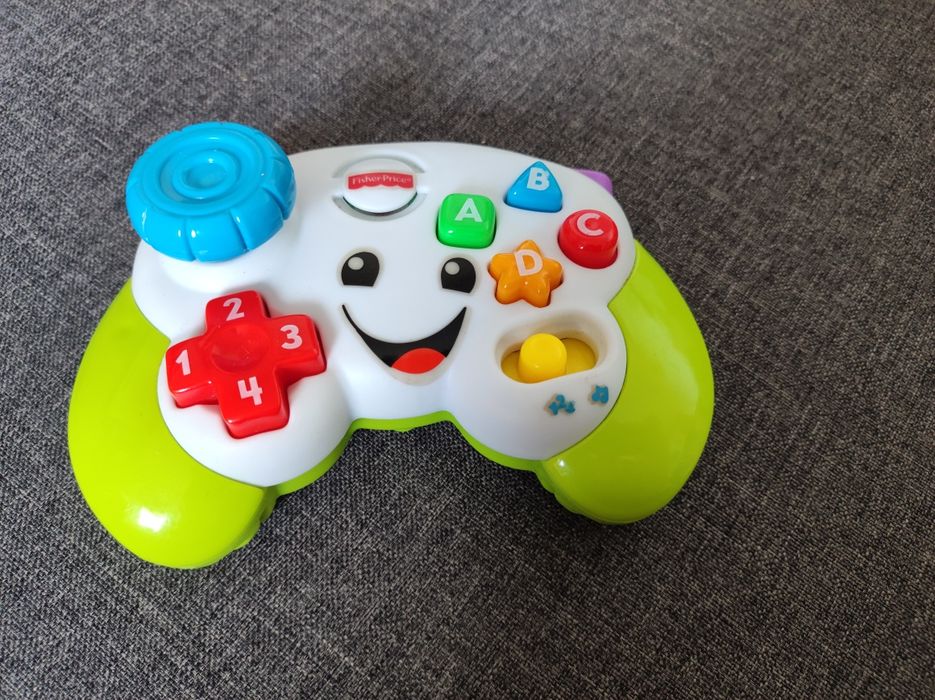 Zabawki dla maluszka ( cymbałki, książeczki, pad )