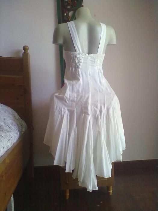 Vestido branco bordado 38
