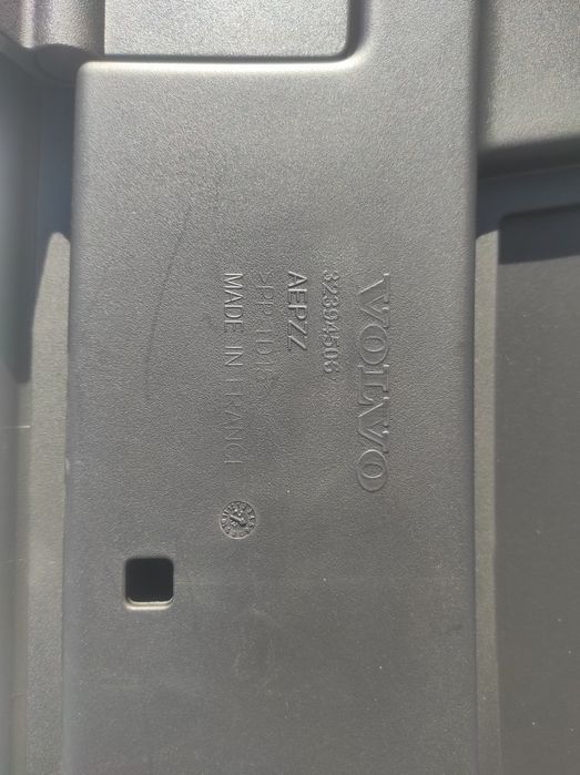 Кришка багажника, кофр, ванна, бардачок Volvo C40 ХС40 Recharge