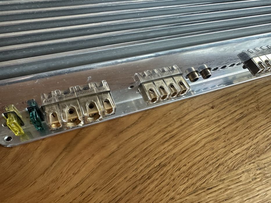 Genesis FIVE CHANNEL high-end made in england nie DLS