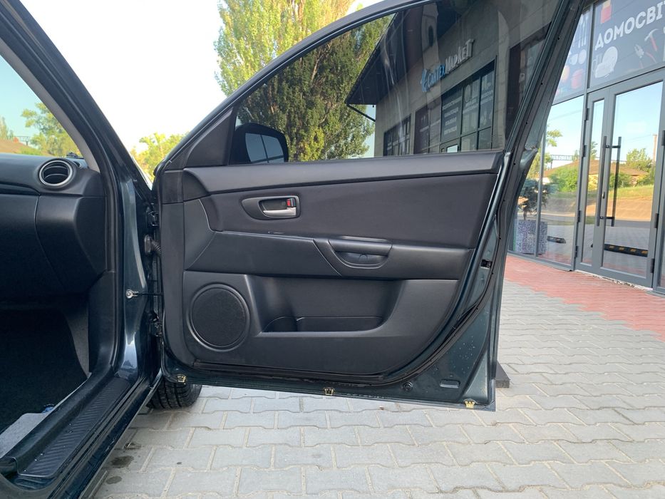 Продам Мазда  3 автомат 1.6