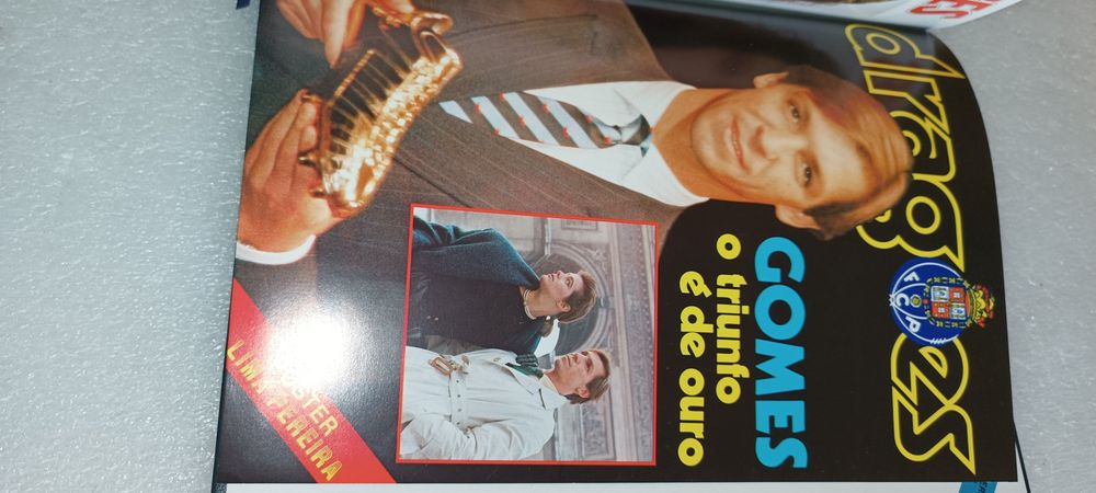 Raro livro com revistas dragões abril de 1985 a dezembro 1985