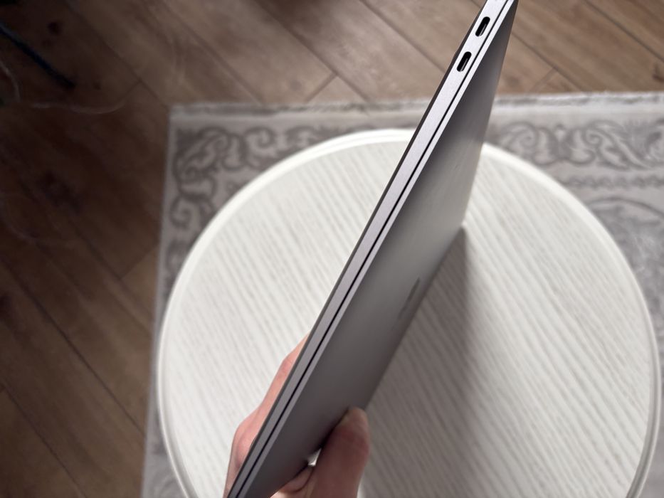 MacBook Air 13 2020 стан новий 10/10