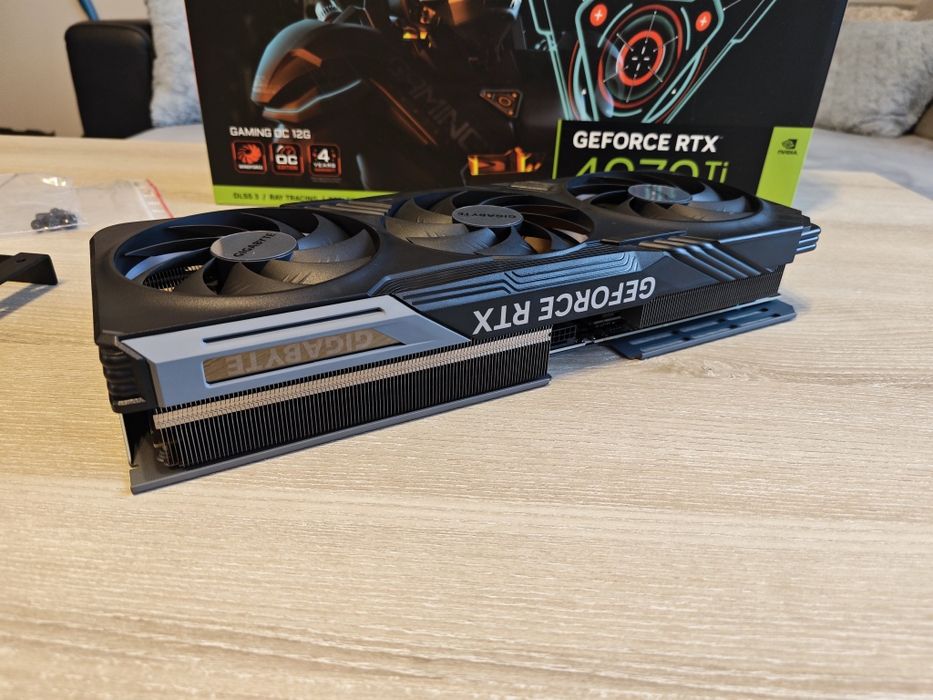 GeForce RTX™ 4070 Ti GAMING OC 12G