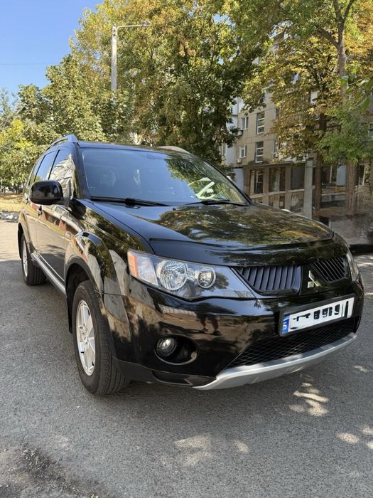 Продам Mitsubishi Outlander XL 2008 года