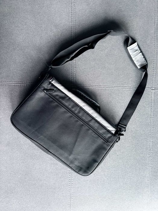 PowerA - torba na konsolę Nintendo Switch ze stacją i kablami