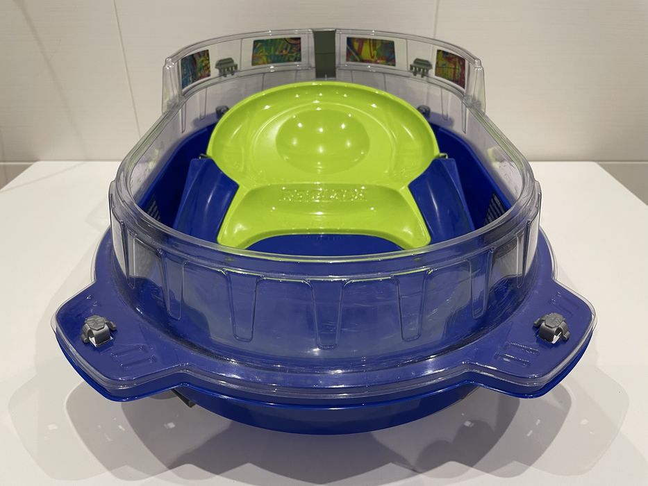 Arena Beyblade Burst Rise Original