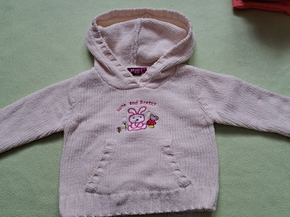 Sweterek/bluza z kapturem na dziecko od 18 do 24 mcy