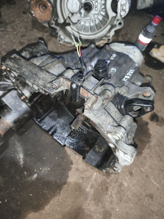 КПП 1.9тд  JC5 225 Вольво V40 VOLVO  механічна коробка передач