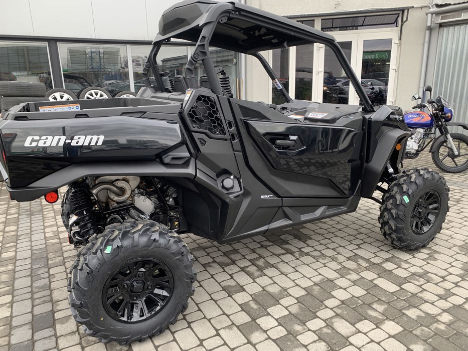 квадроцикл BRP Commander XT1000R