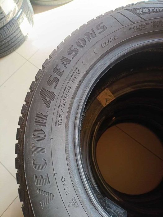 Комплект шин б/у 185/65R15 88V Goodyear Vector 4Seasons Gen-2