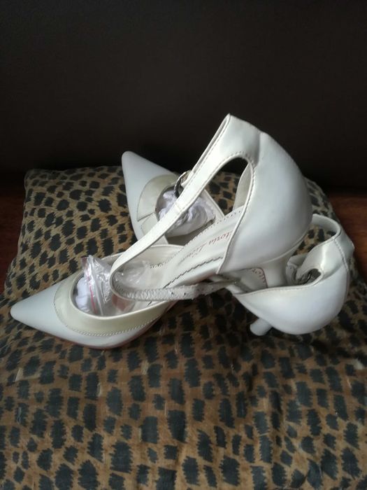 Buty/Pantofle ślubne r. 38 ecru