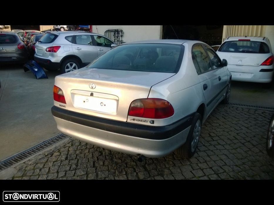 Toyota Avensis 2.0 TD 98 para peças