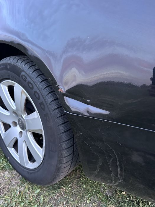 В продажі Audi A6C6 не розмитнена