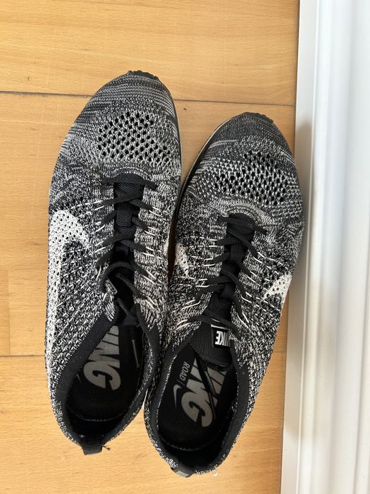 Nike flyknit racer oreo 40