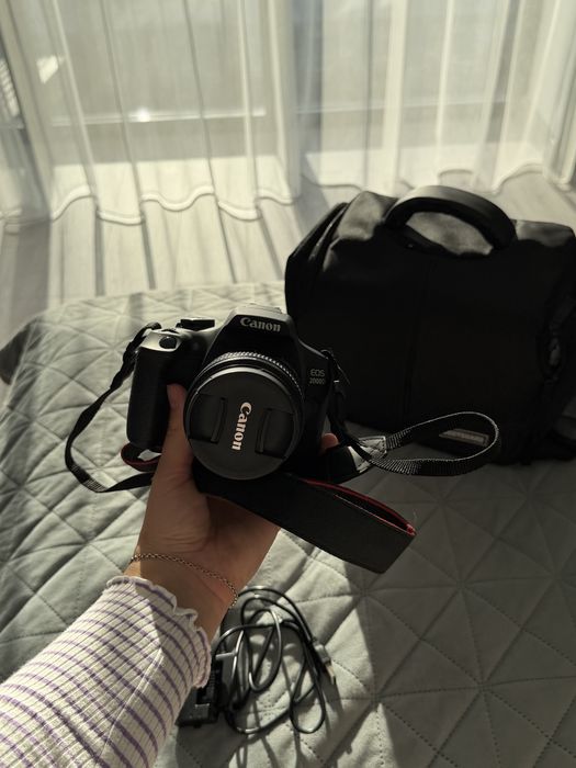 Canon EOS 2000D + 18-55mm