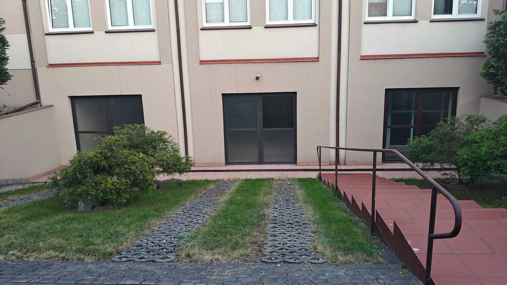 Lokal na usługi pod cichą działalność 140 m2  Górzyskowo
