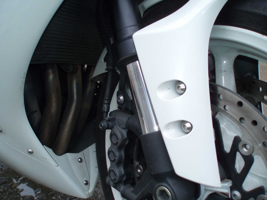 ямаха R1 спортбайк